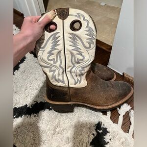 LIKE NEW Ariat men’s cowboy boots